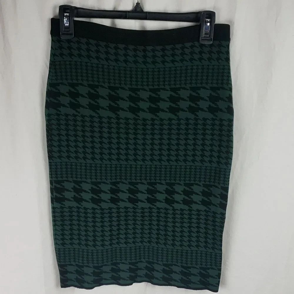Carmen Marc Valvo Women's Small Green & Black Houndstooth Skirt